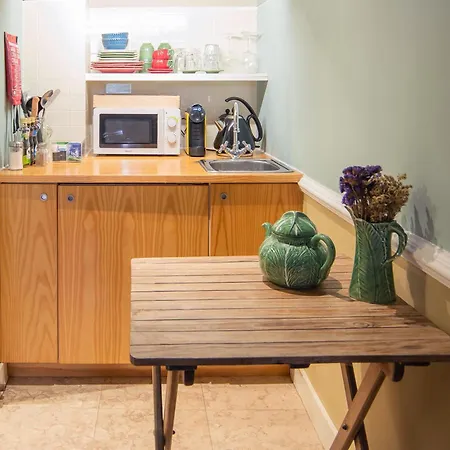 Casa Amora Studio Apartments Bed & Breakfast