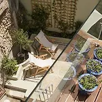 Bed & Breakfast Casa Amora Studio Apartments 4*