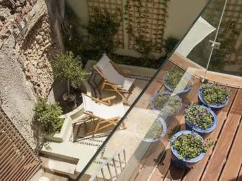 לינה וארוחת בוקר Casa Amora 2*